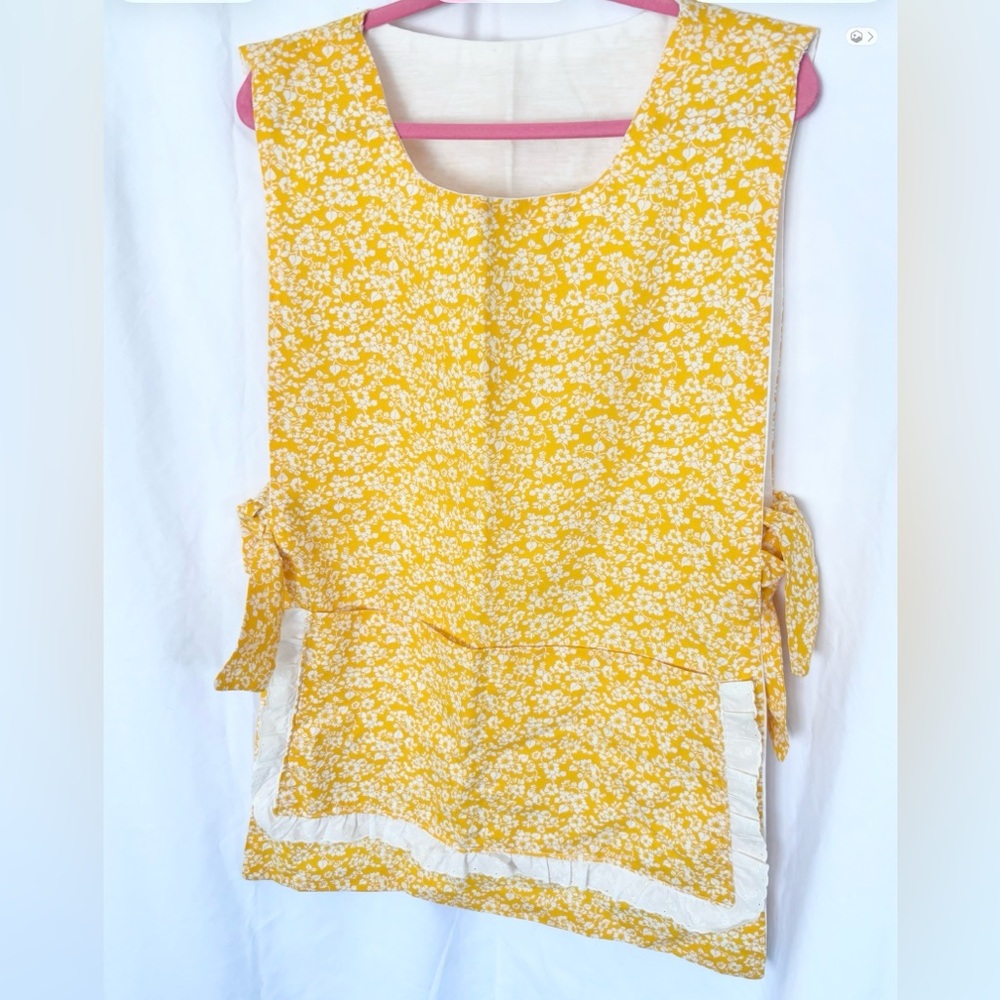 Retro yellow and white floral handmade kitchen apron OS